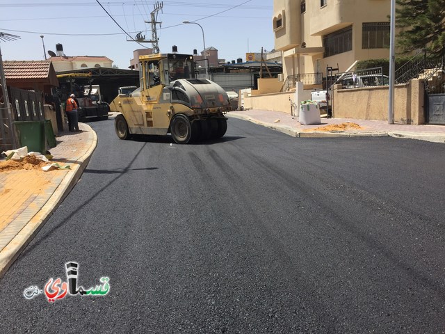 فيديو : تعبيد واتمام عماير ابو سعده بحضور رئيس البلدية المحامي عادل بدير .. والاهالي هذا سفيون دار ابو سعدة 